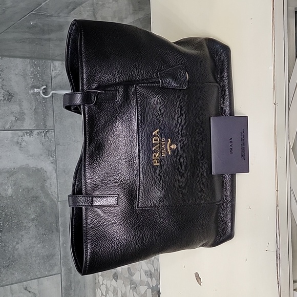 Prada Bags Prada Leather Tote Very Clean Poshmark
